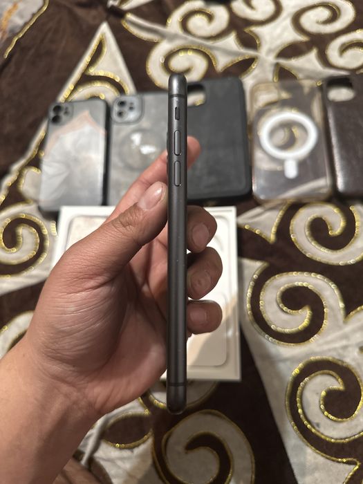 IPhone 11 с каробкой