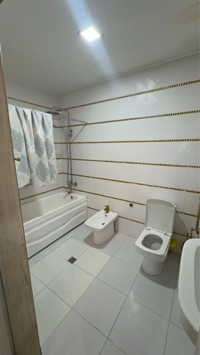 Квартира 4/1/4 Ул. Бабура Ориентир-Piramit Tower