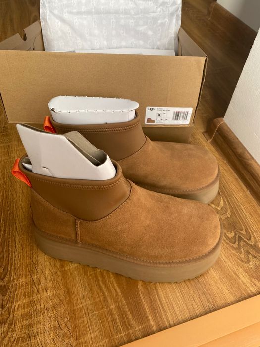 Vând UGG originale