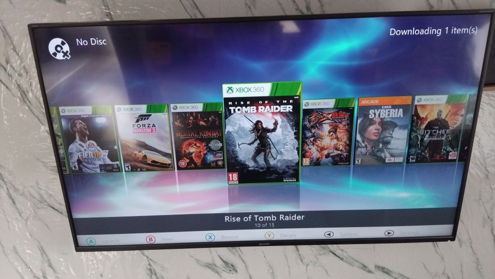 Xbox360 със 15 вградени игри