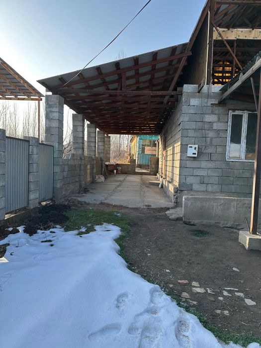 Продам недостроенный двухэтажный дом