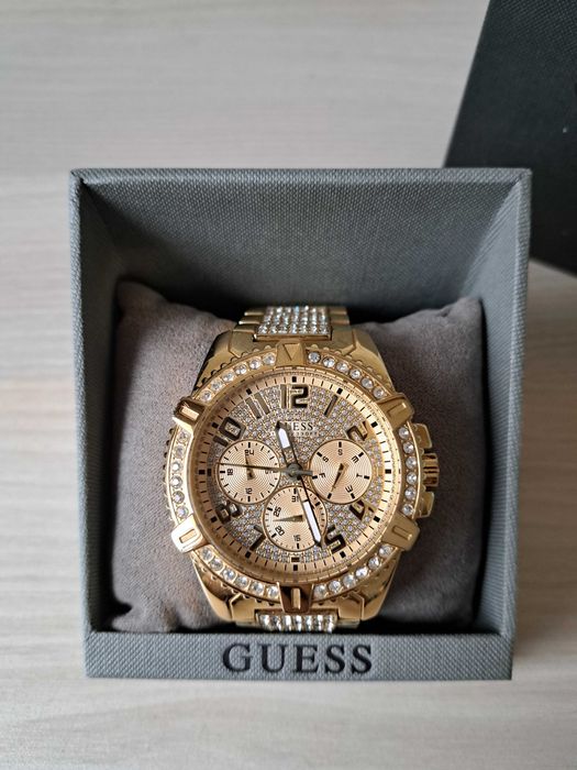 Ръчен часовник Guess
