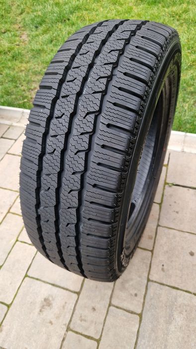 Anvelopa iarna 215 60 R 16 C Maxxis