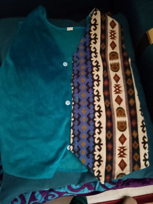 Продаю желетки национальные сшитые красивые.
