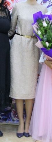 Продаю платье ниже колен.