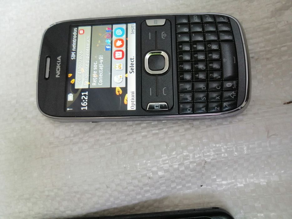 Lot 2 telefoane colecție vintage  Nokia asha 302 și E5
