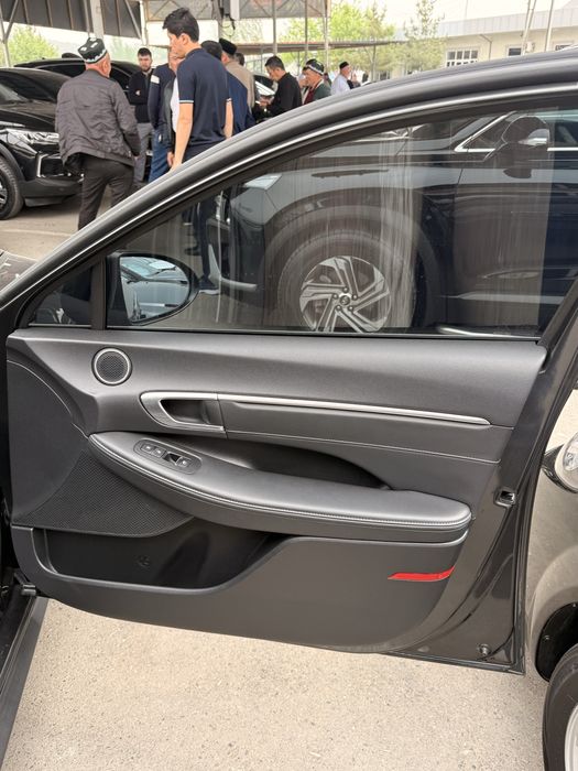 Hyundai sonata 2021 yil 44 ming yurgan tozza  3 poz bez luk