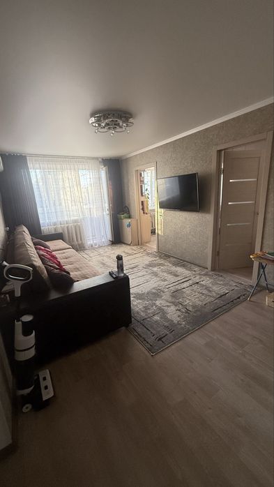 Продам трехкомнатную квартиру