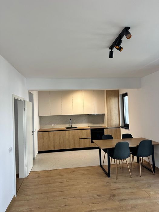 Apartament cu 3 camere , cu grădină proprie 100 mp / Sânpetru / 2 parcări.