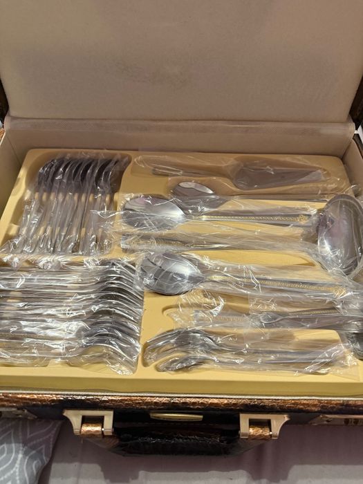 Кухненски куфар с прибори VERSACE