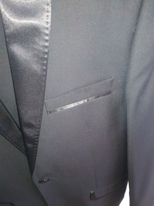 Продам смокинг новый