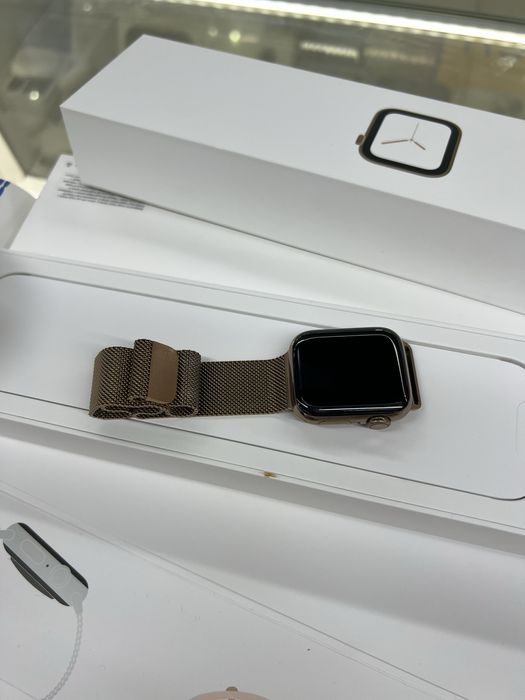Apple Watch 4 series gold Milanese
