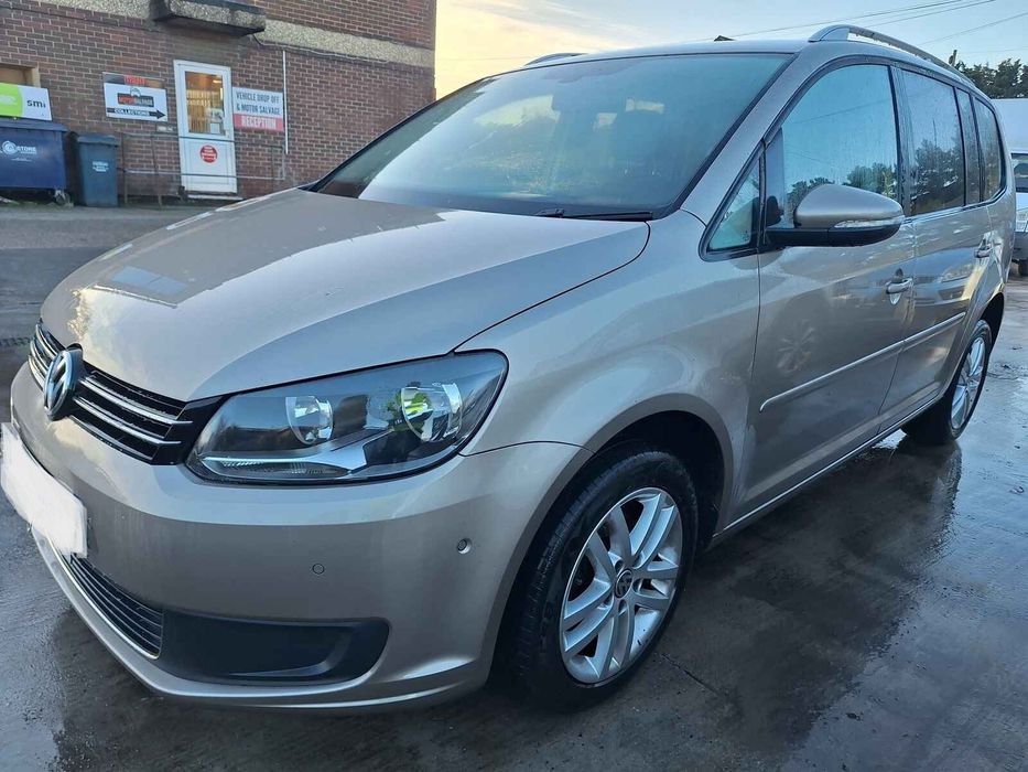 Haion Volkswagen Touran 2013 Monovolum Auriu