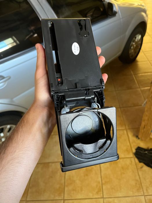 Поставка за чаши къп холдер ауди audi А4