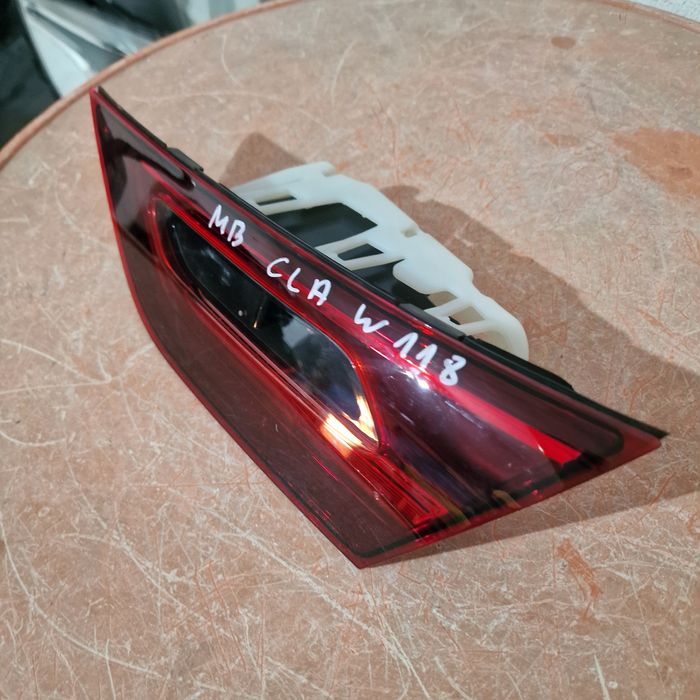 Mercedes Benz CLA W118 Mopf 2024 десен вътрешен стоп