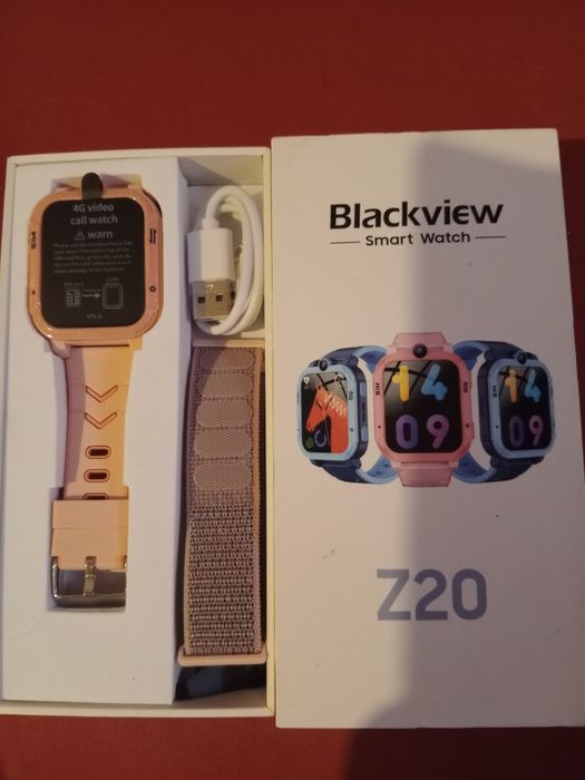 Чисто нов детски смарт часовник