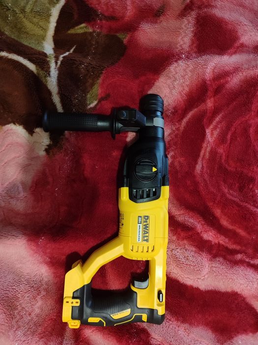 Перфоратор Dewalt dch133