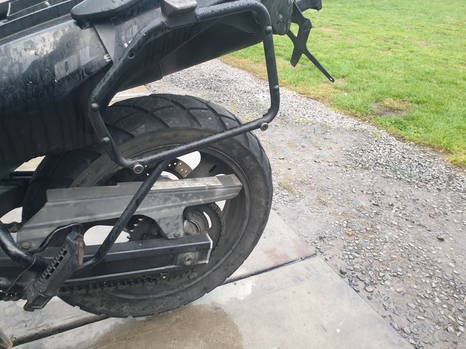 Suzuki V-storm 2004-2010г. Стойка за странични куфари,  преден ролбар.