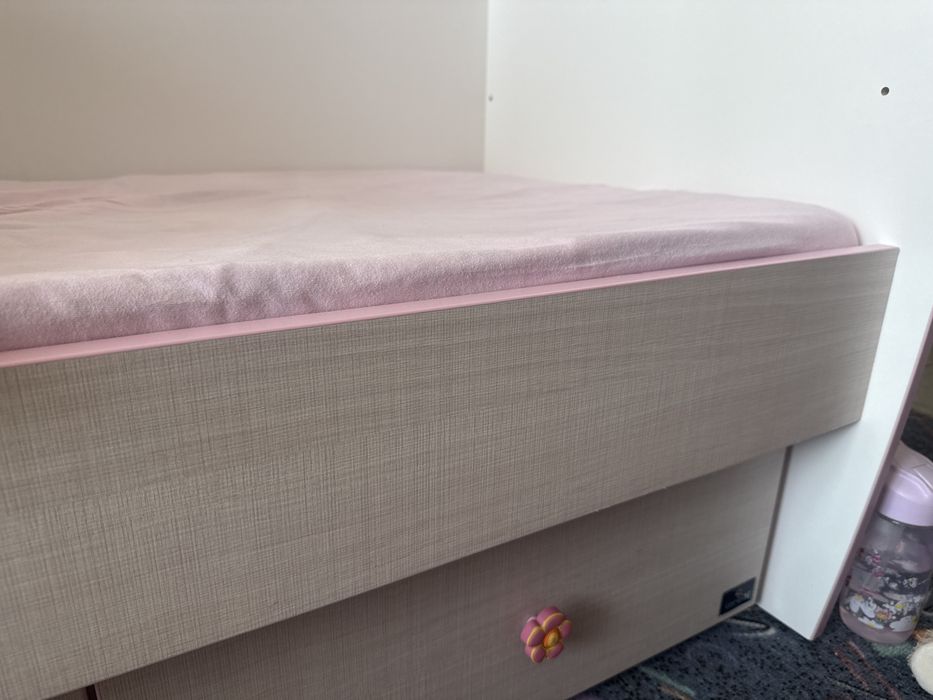 Легло с люлеещ механизъм + дебел матрак и повивалник