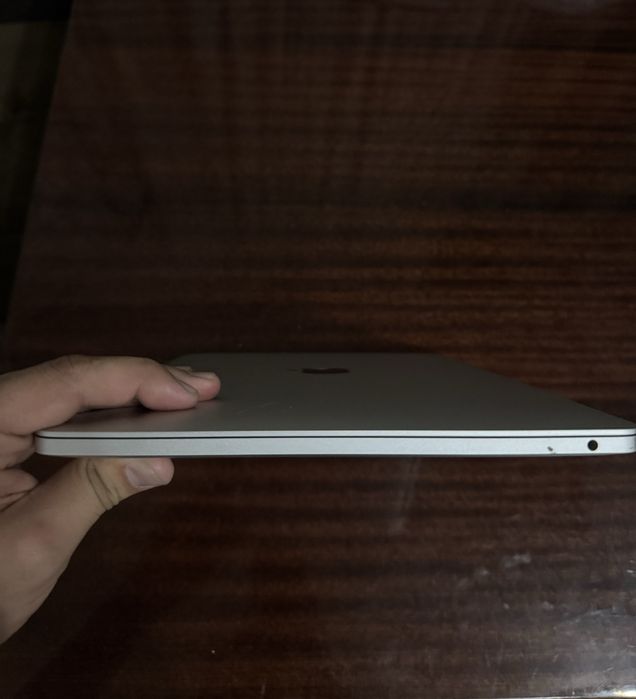 Продается MacBook Pro 13" (2020) с процессором Apple M1