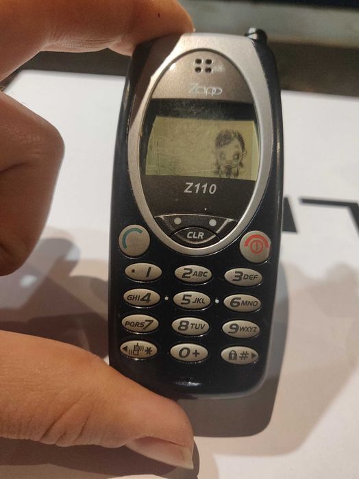 Telefon Zapp Z110 functional si cu incarcator.