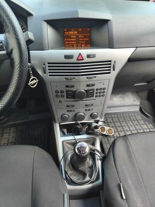 Autoturism Opel Astra H