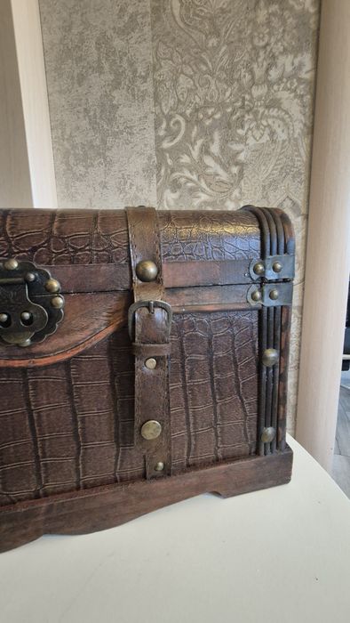 Сундук декоративный