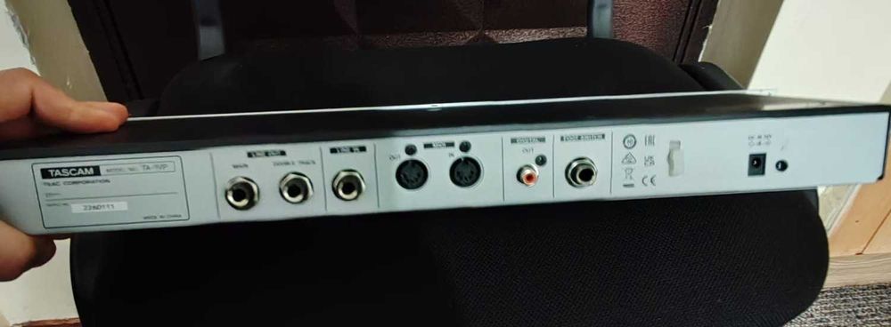 Procesor vocal TASCAM TA-1VP