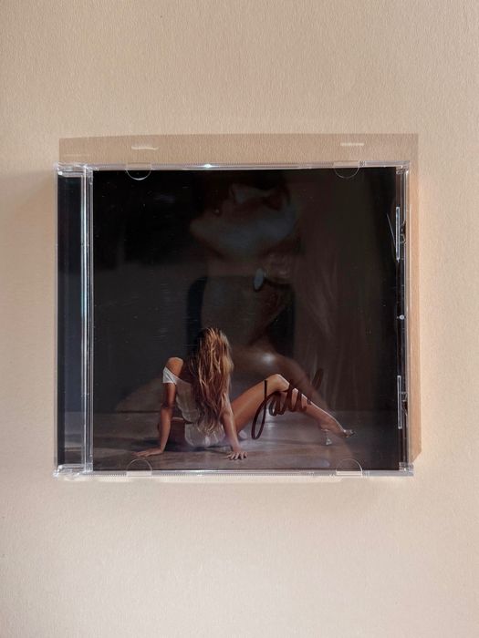 Tate McRae - So Close To What - диск и картичка с автограф