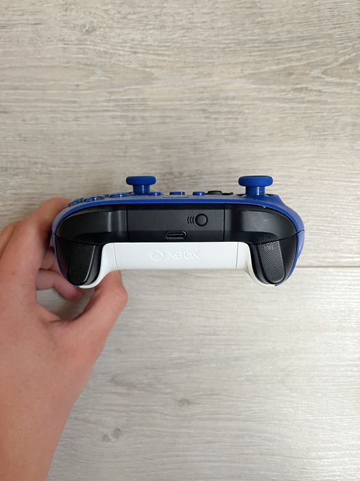 Чисто нов XBOX контролер! Shock Blue.