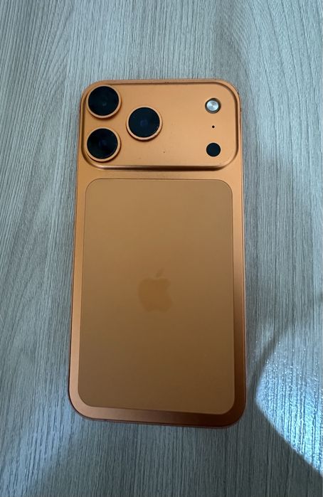 Iphone XR в корпусе 17 Pro