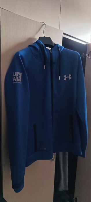 Продавам стари дрехи които не нося