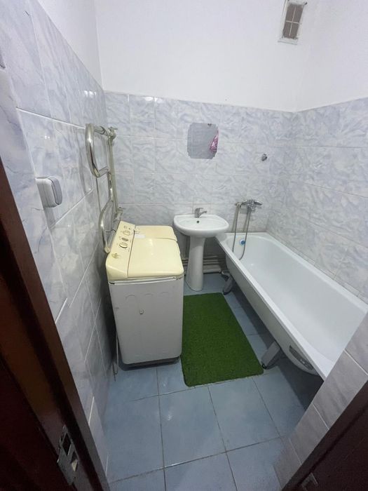 Срочно продамь 2 комнатный квартиру