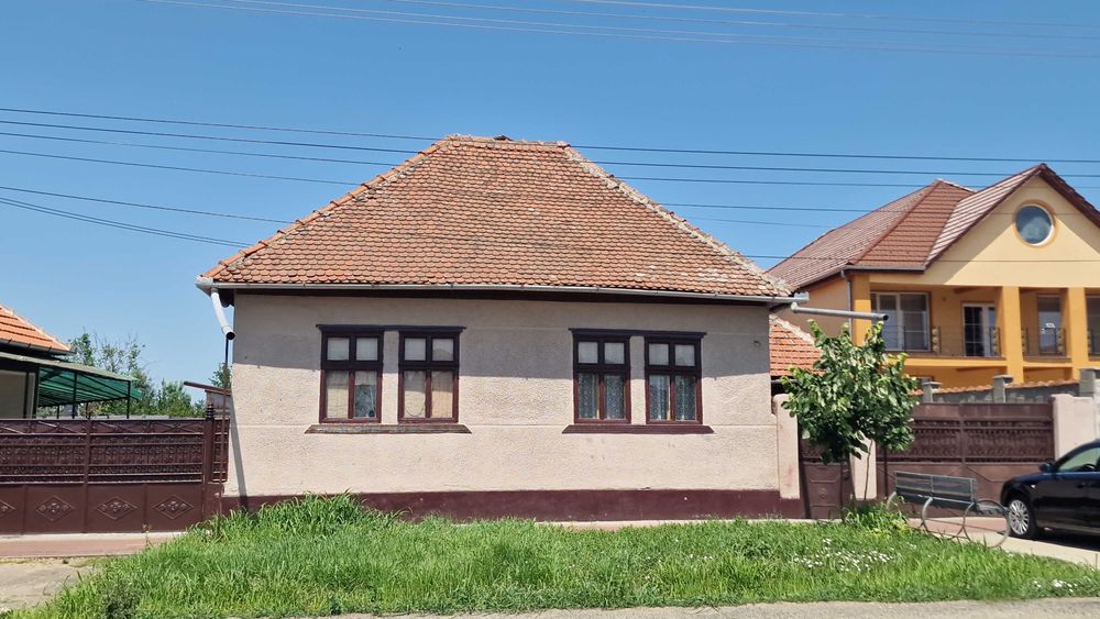 Casa de vânzare cu 4 camere în Bocsig, Arad + Gradina 1000mp cu 2 intrari