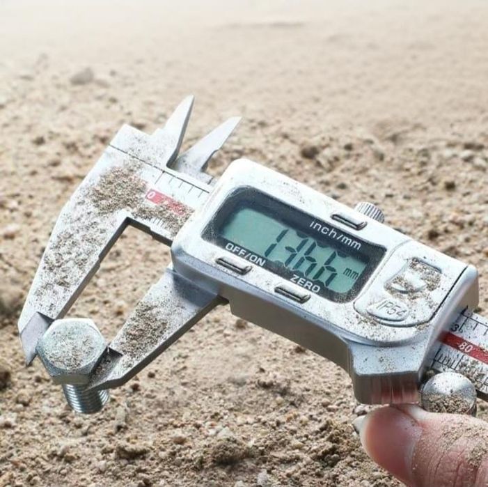 Продам электронный штангенциркуль