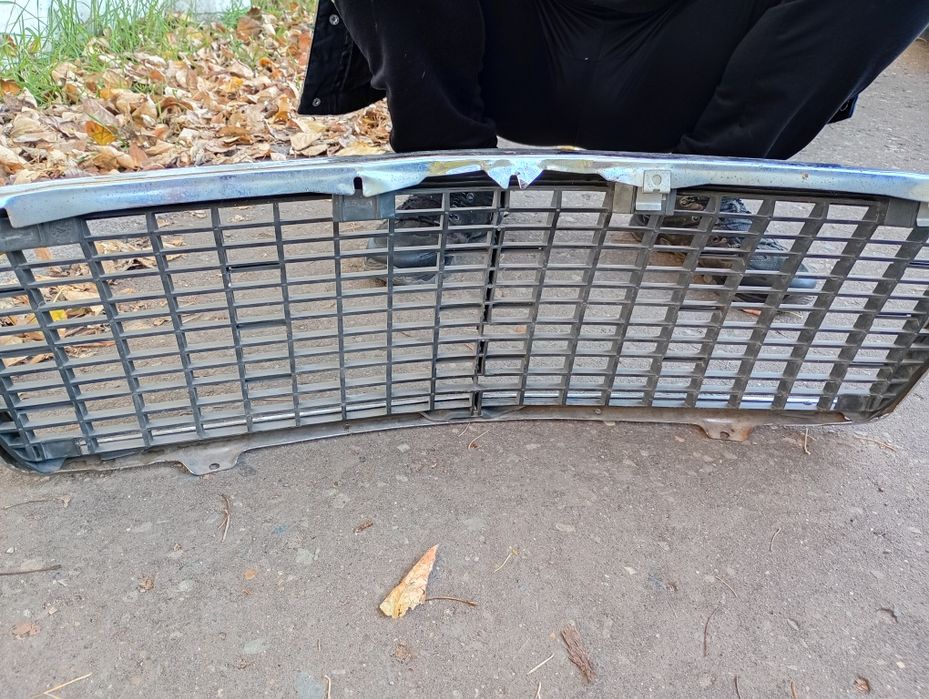 Решетка радиатора на Мерседес 140 ,кабан