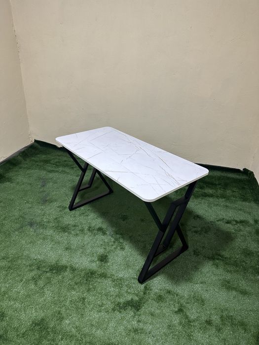 Стол в стиле лофт