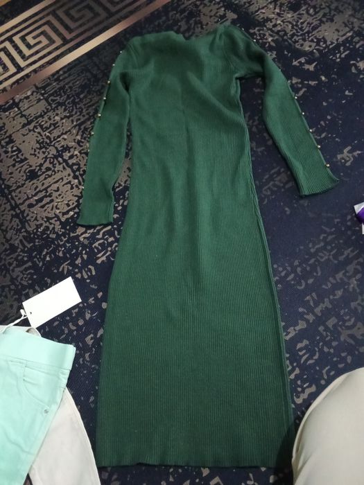 Продам женский вещи