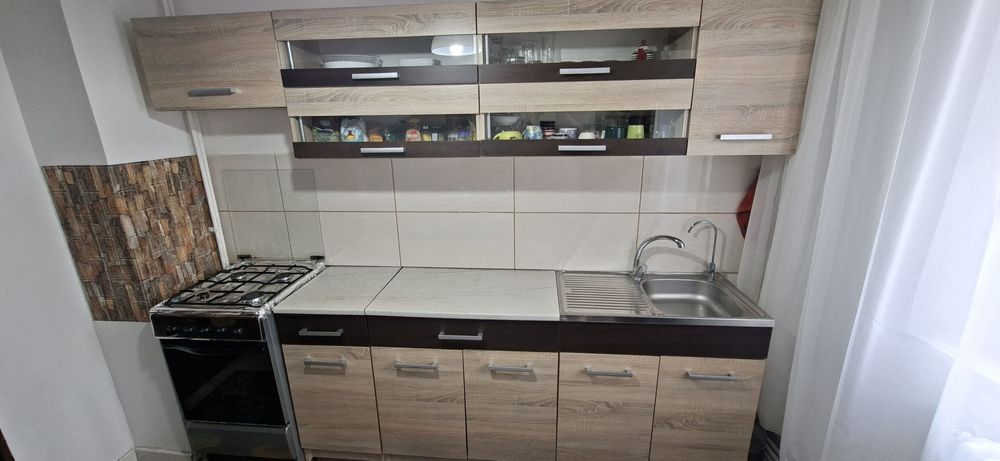 Mobila bucatarie completa cu aragaz si chiuveta