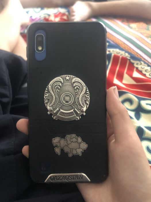 Самсунг а10 32 гб чехол падарок гарантиясы бар корапка жоқ