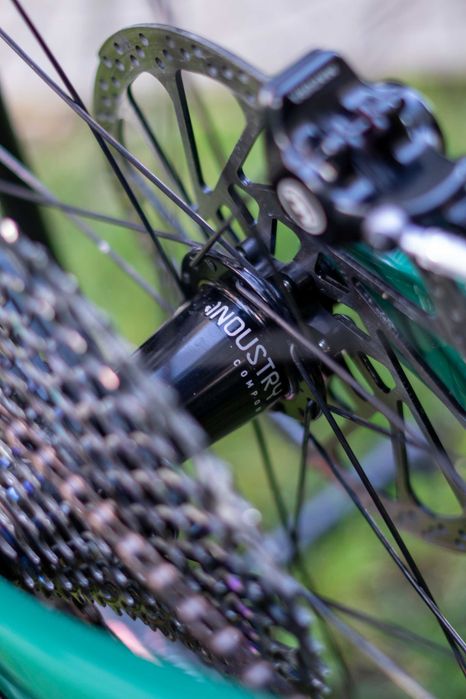 Yeti SB140 2025 Carbon, Върхов клас Enduro/Trail велосипед. Rock Shox Lyric Ultimate, Vivid Ultimate, Industry Nine, Bike Yoke, Race Face