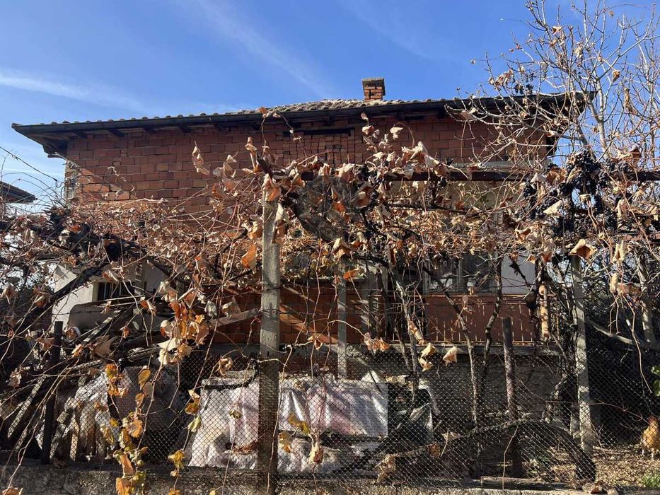 Продава се Къща в с. Златитрап, Област Пловдив - 80 кв.м за 1875 €/кв.м - Снимка #3