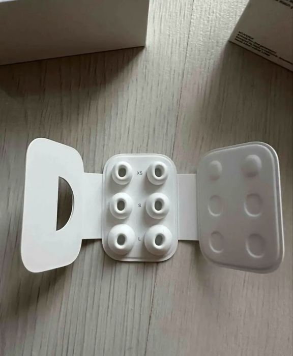 Продам оригинальные AirPods Pro 2 (type-c)