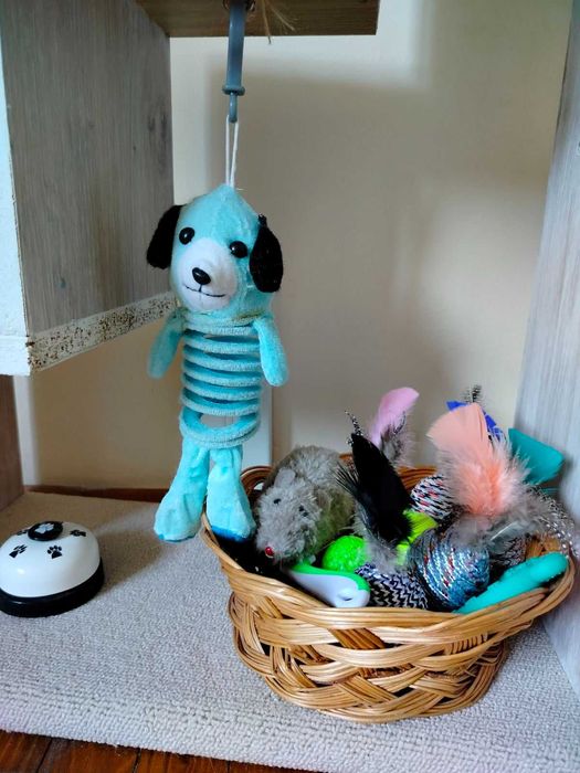 Котешка катерушка с къща, ПДЧ, ръчна декорация, УНИКАТ