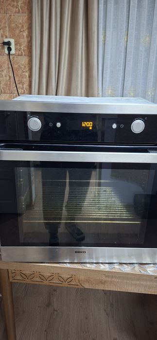 Cuptor electric Beko