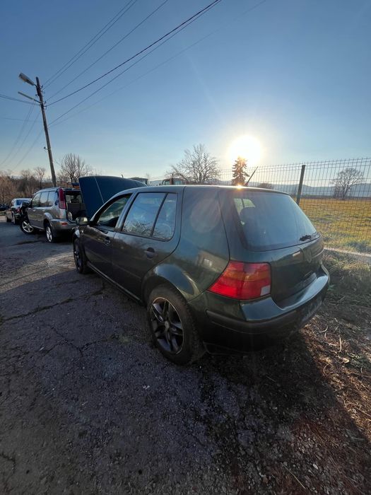 Golf 4 1.9 90к.с на части Много запазен