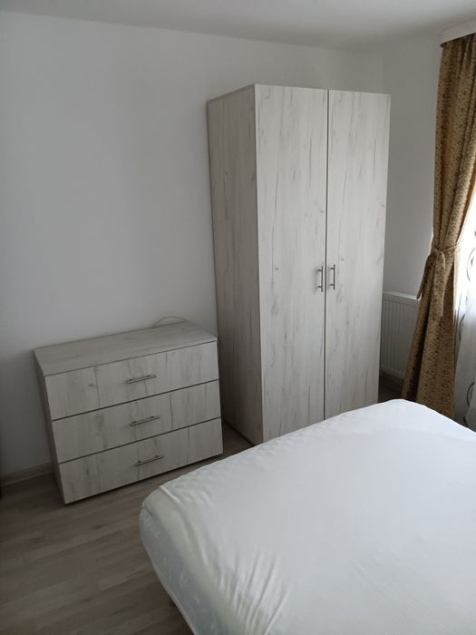 Închiriez apartament cu 3 camere M17, Satu Mare