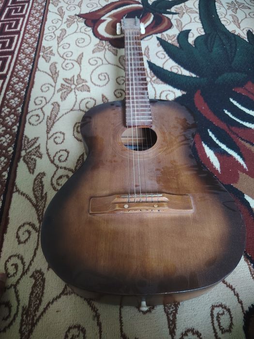 Gitara, Гитара, срочний сотилади
