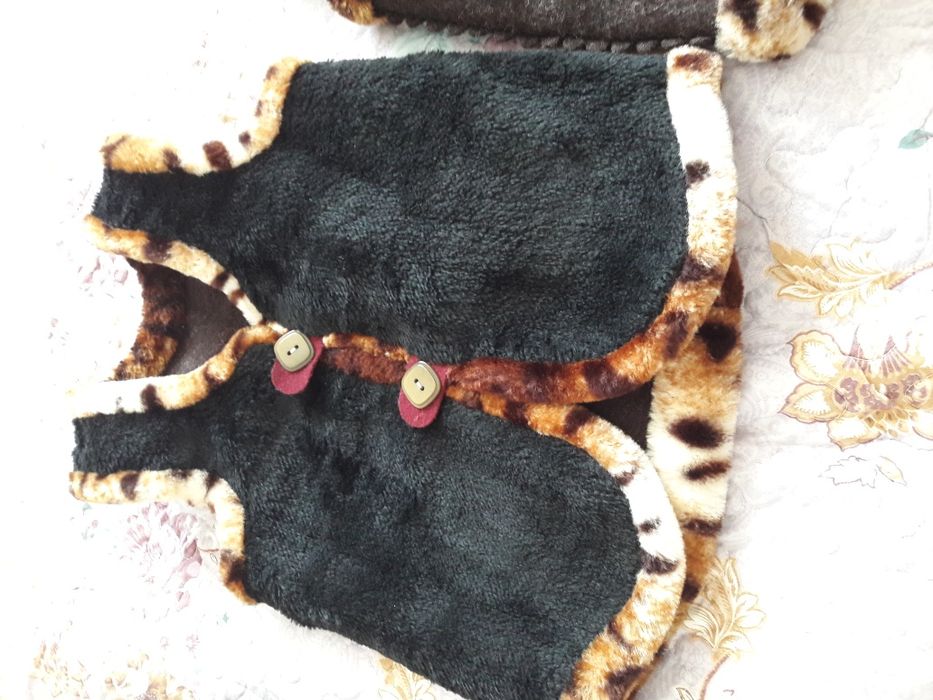 Продается детские жилетки