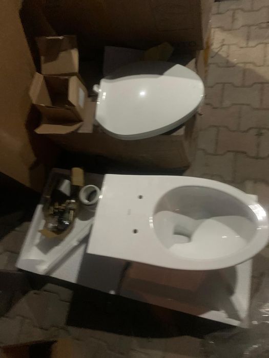 Унеазы  4 единицы под инсталляцию